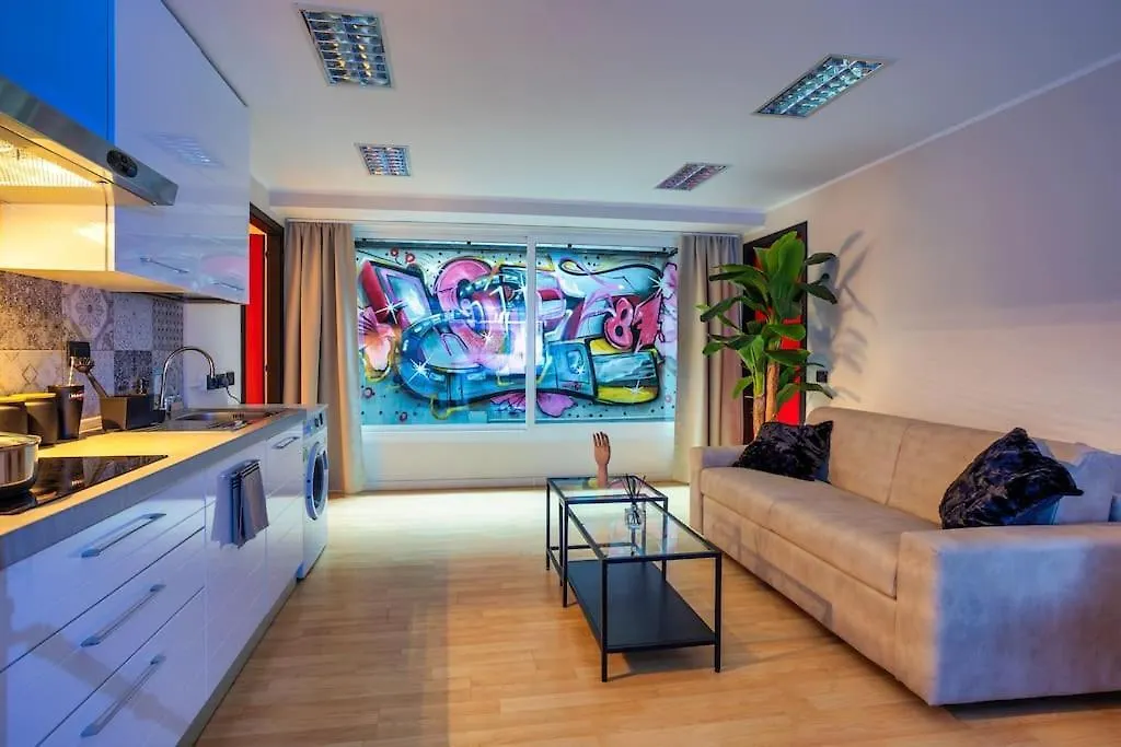 M3 - Milano Rogoredo Loft 87 0*,  İtalya